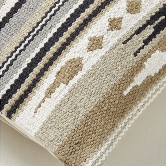 ***WEST ELM***Woven BAJA Pillow Cover 14" x 36" SAND NIB - Picture 2 of 6